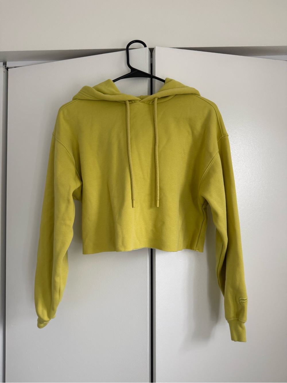 Fabletics Cropped Lime Green Pullover Hoodie - Women's Lightweight Sweatshirt